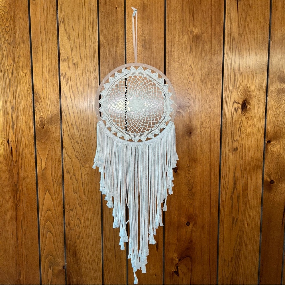 Elegant White Dreamcatcher Wall Decor